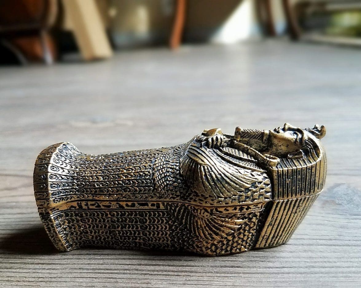Oddities King Tut Mummy in Coffin Egyptian Sarcophagus with Mummy 