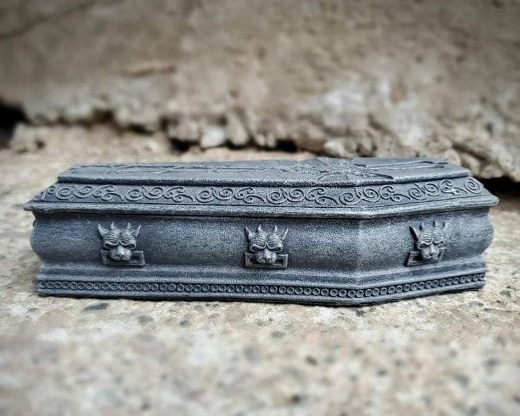 https://odditiesforsale.com/wp-content/uploads/2019/11/Gargoyle-Casket-Jewelry-Box-7-scaled-1-750x600.jpg.webp