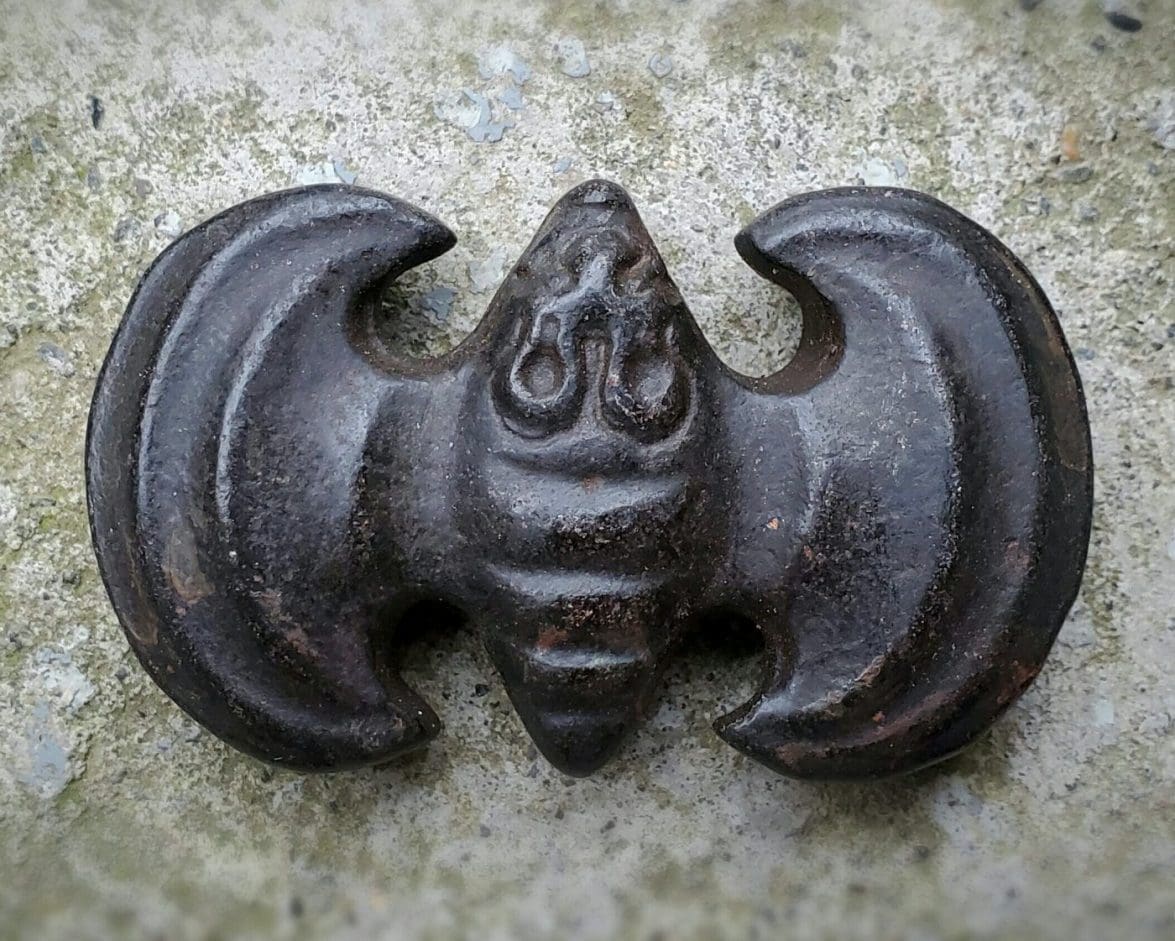 Old Chinese HongShan culture Meteorite jade Hand-carved Bat amulet Pendant 