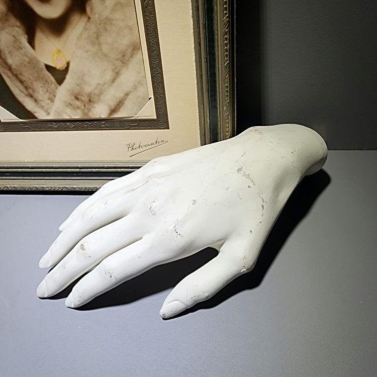 Vintage Mannequin Hand, Display Hand, Oddities Decor, Goblin Core, Oddities Curiosities