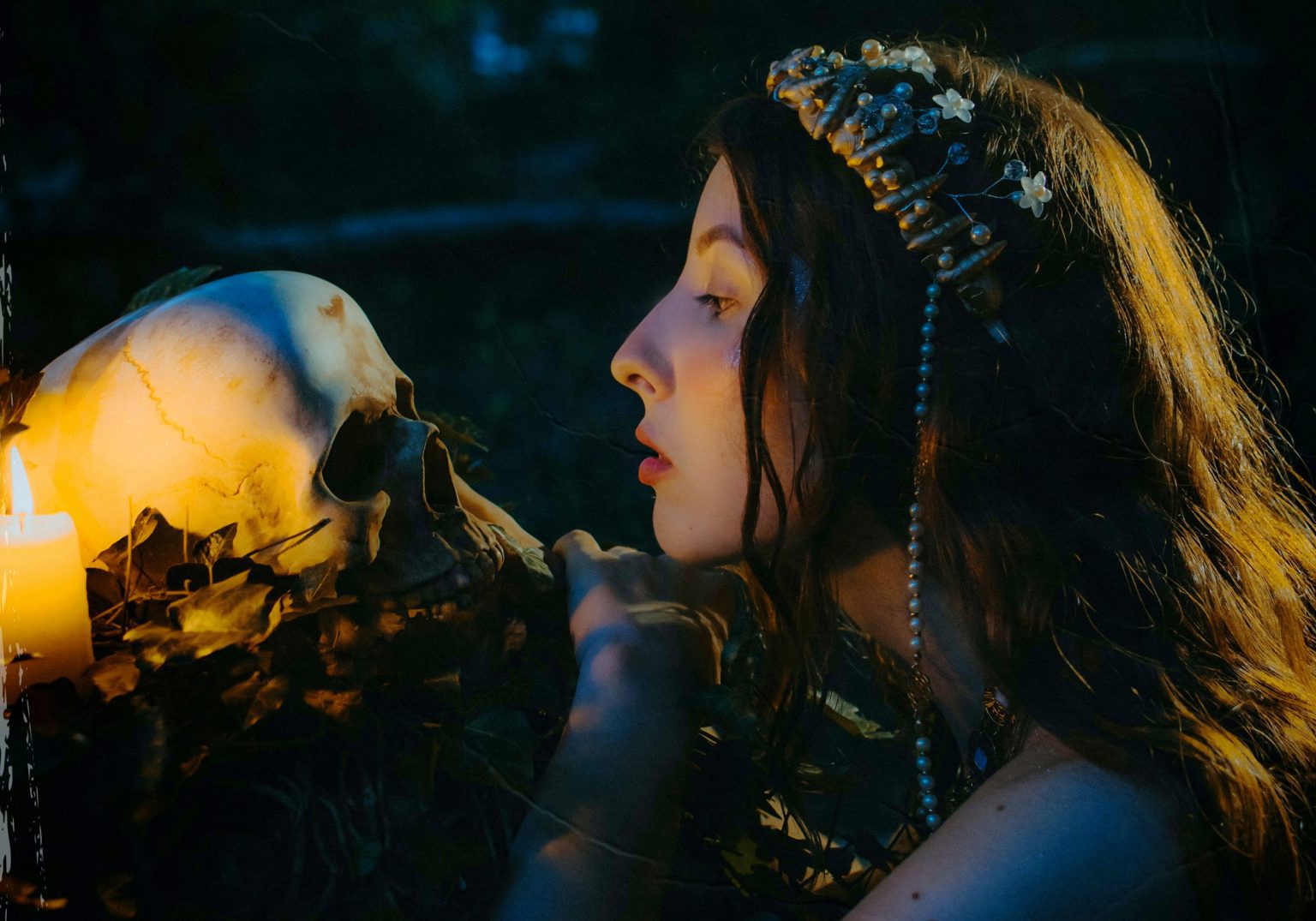 Gothic Home Decor Ideas, Oddities Skull Decor, Wicca Skull Decor