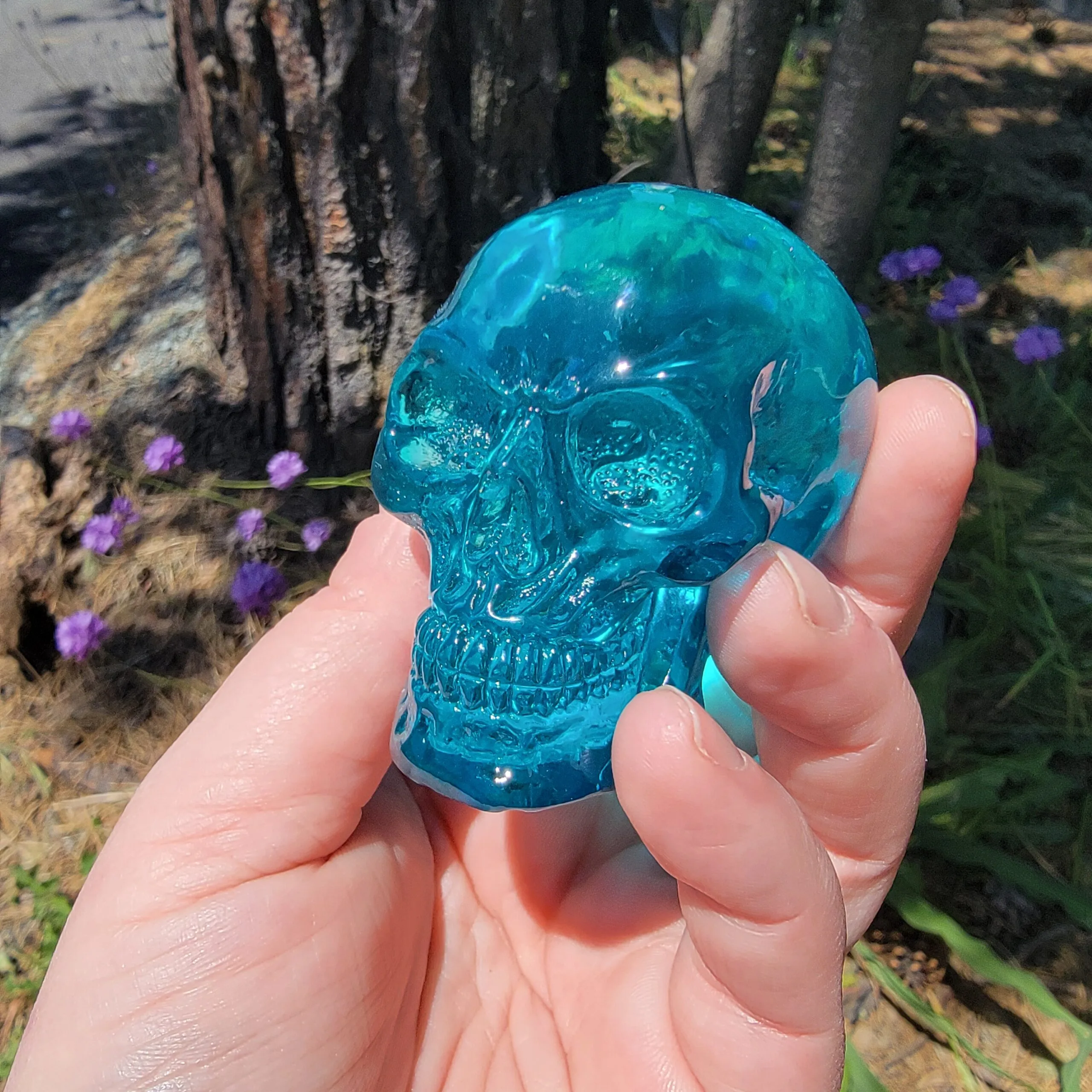 Slide 4 for X4 Mini Translucent Resin Skull Set